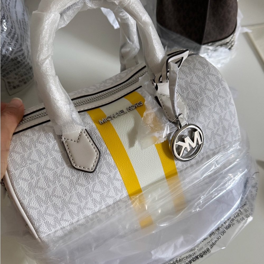 %100 AUTHENTIC MICHAEL KORS BEDFORD DUFFLE BAG NEW WITH TAG